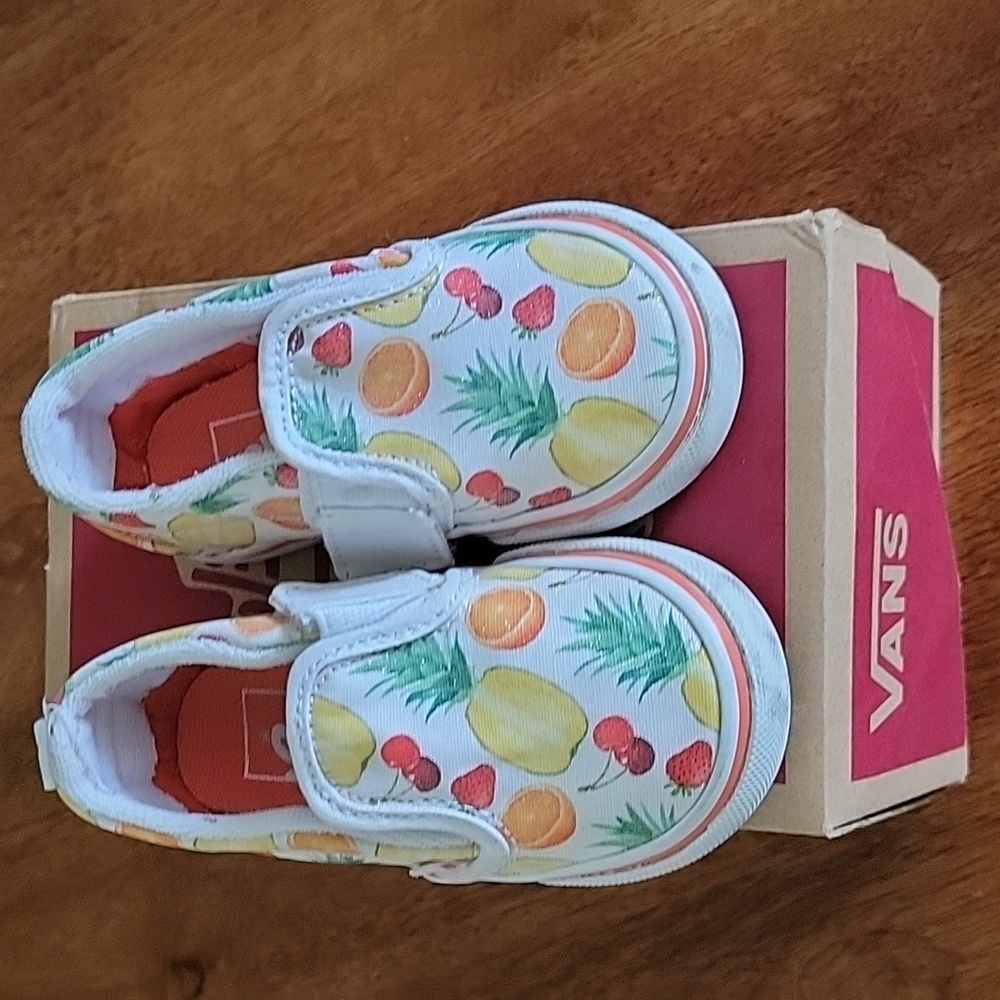 Vans Kids Fruit Print Slip-On Shoes - White